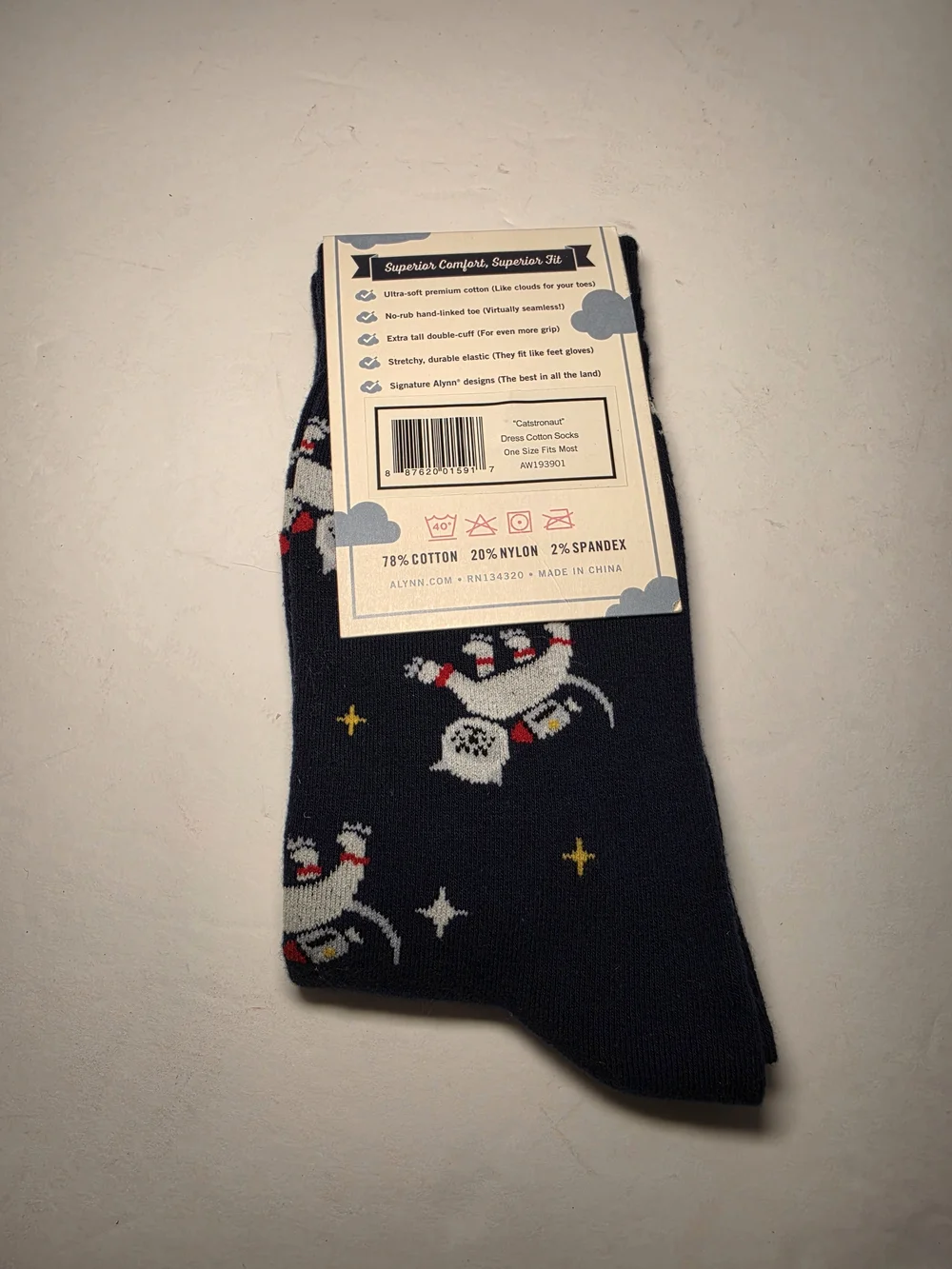 NWT Alynn Navy Cat Pattern Cotton Novelty Socks Woman's 5-12 Men's Size 4-10
